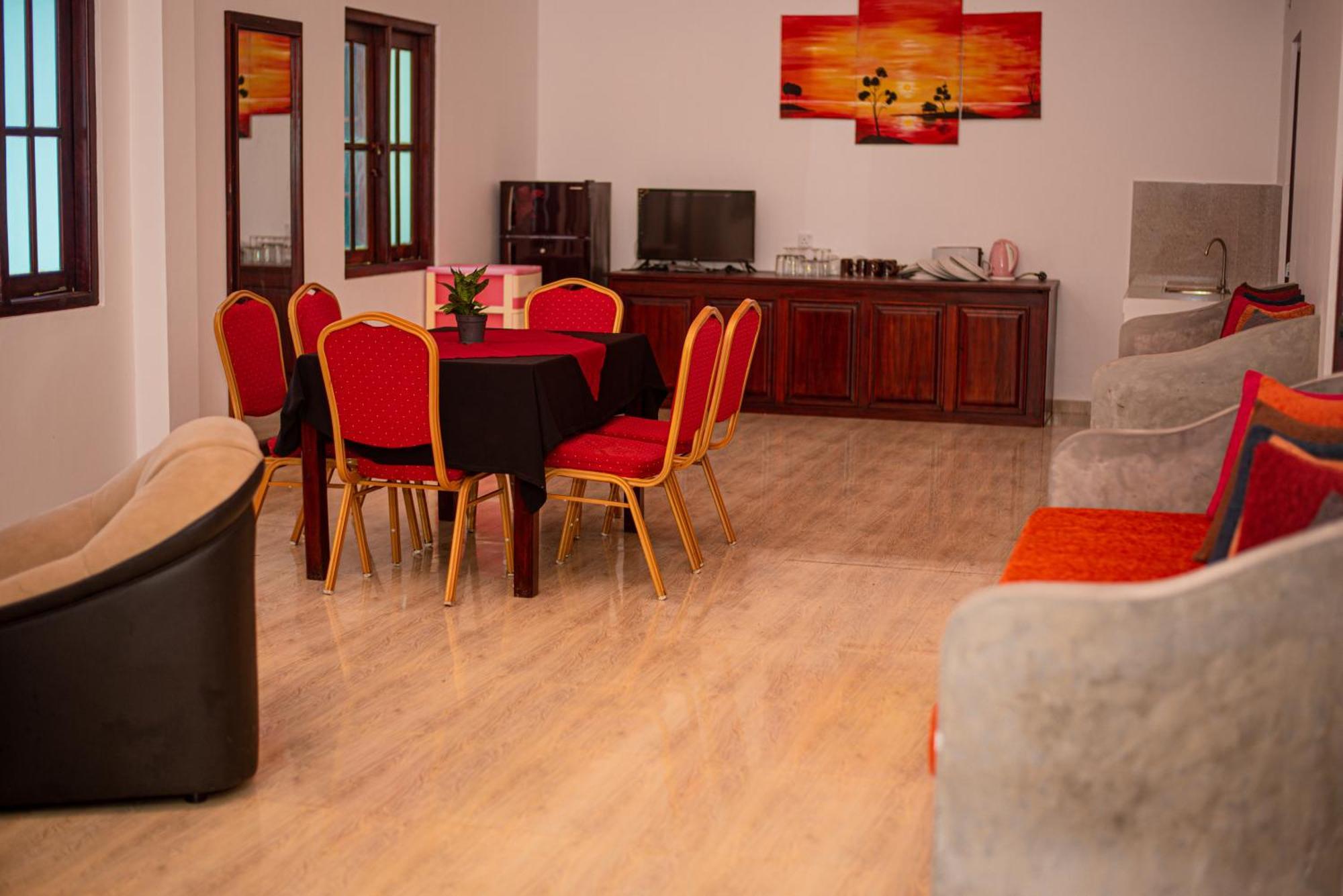 Sundowners Guesthouse Hikkaduwa Bagian luar foto