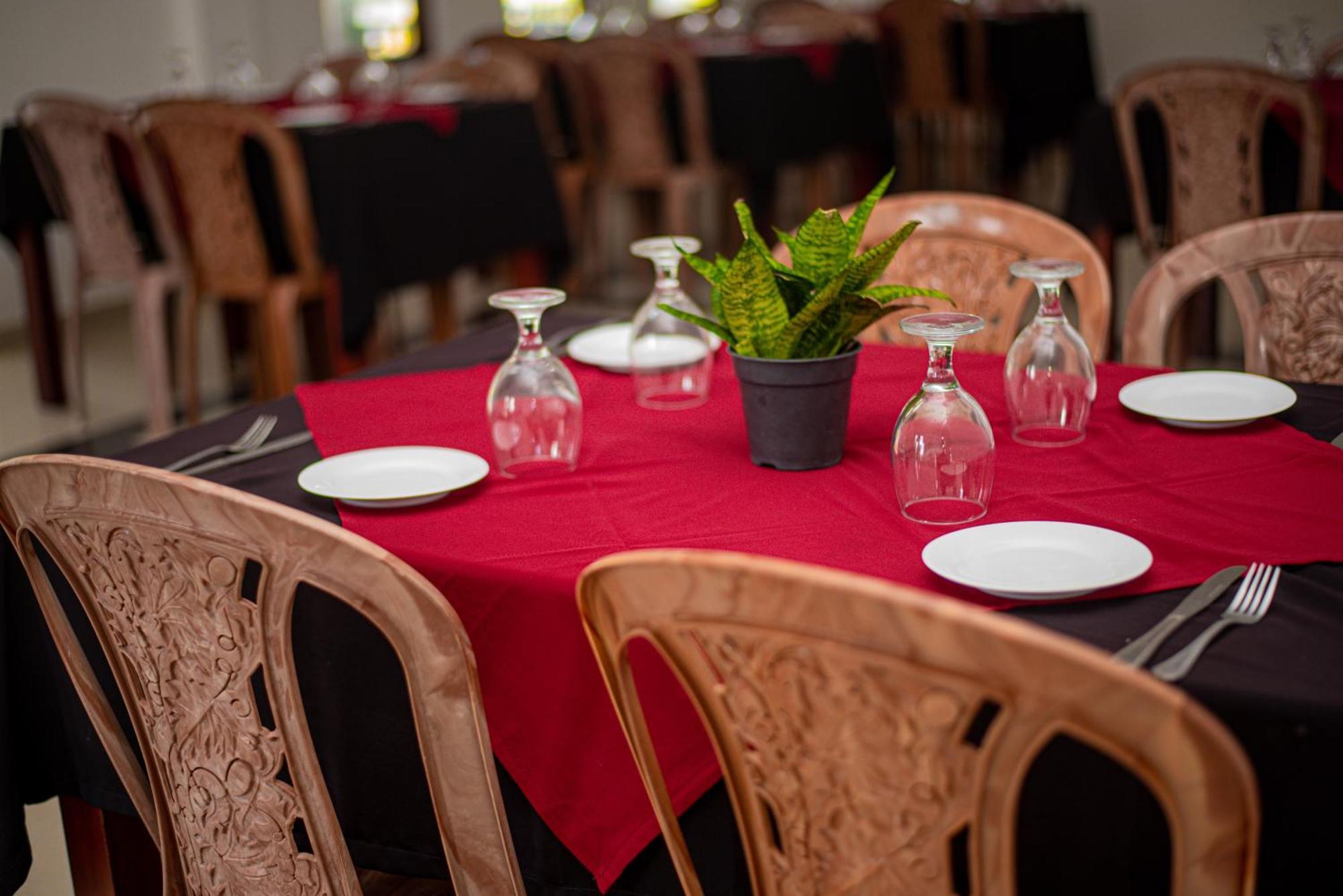 Sundowners Guesthouse Hikkaduwa Bagian luar foto
