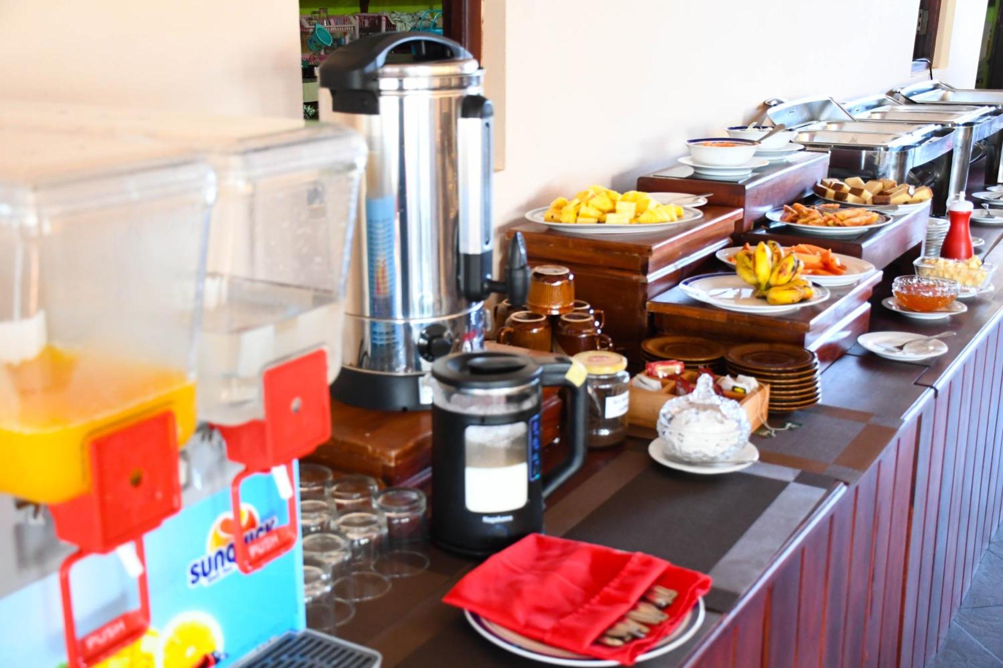 Sundowners Guesthouse Hikkaduwa Bagian luar foto